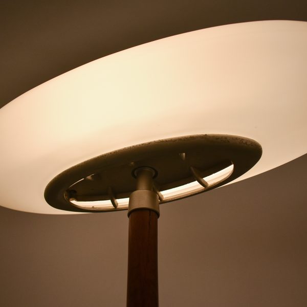 Pao Matteo Thuman lamp