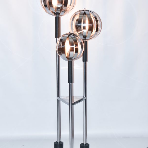 Floor lamp with three lampshades